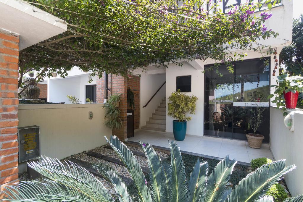 Residencial Los Abuelos Бомбиняс Екстериор снимка